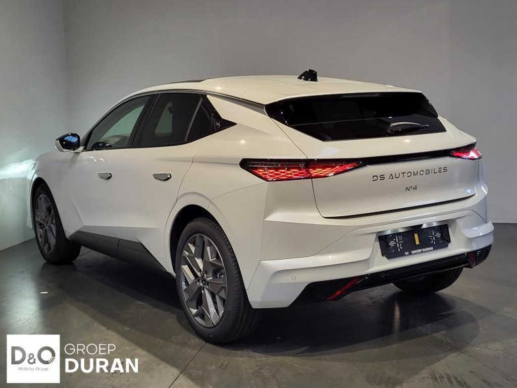 52235133-2.jpg