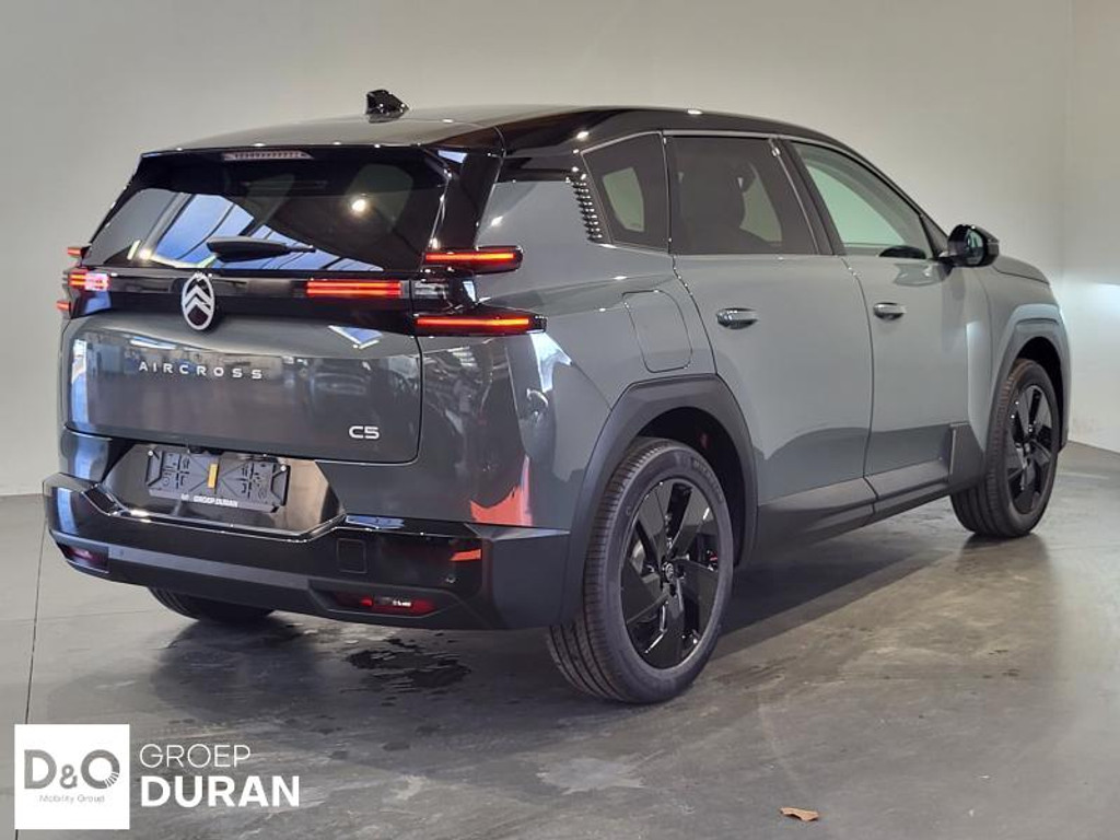 54927725-2.jpg