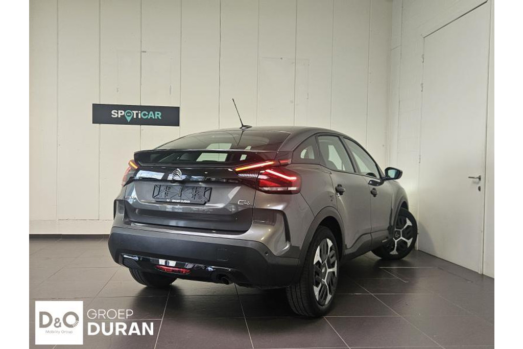 56359582-2.jpg