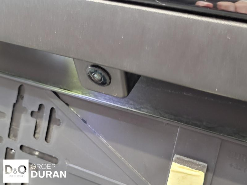 56396801-3.jpg