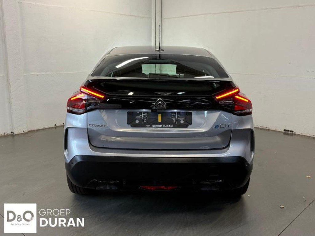 56478691-4.jpg